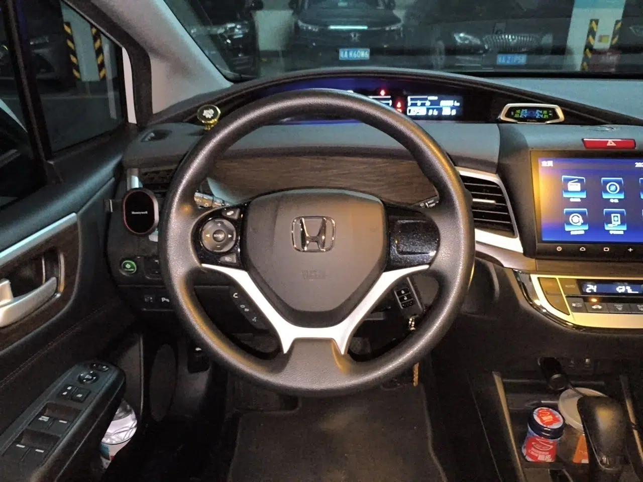 Honda Jade 2016 1.8L Automatic Comfort Version 5 Seats — миниатюра 10