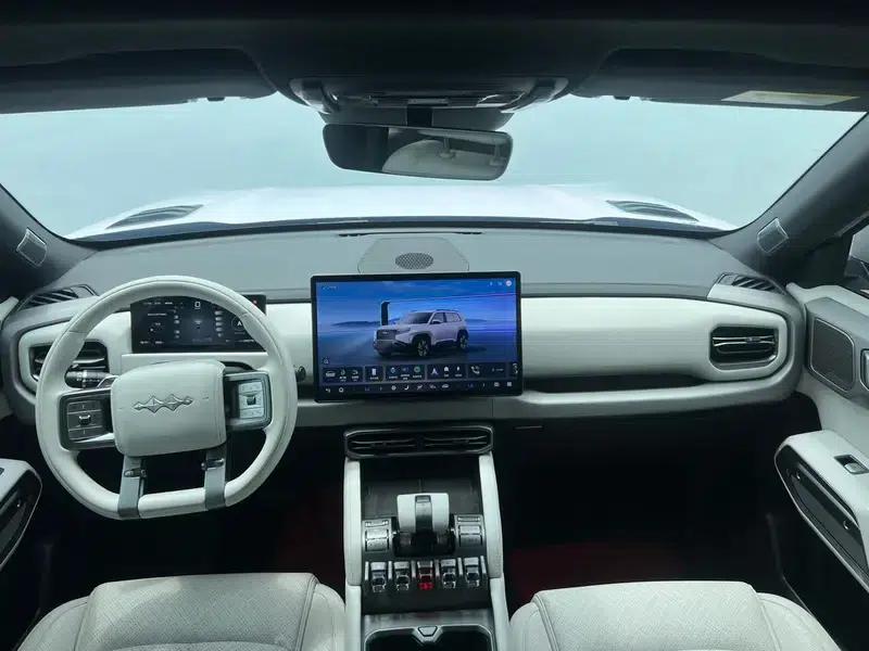 Titanium 3 2025 Model 501KM AWD Ultra Edition — миниатюра 15