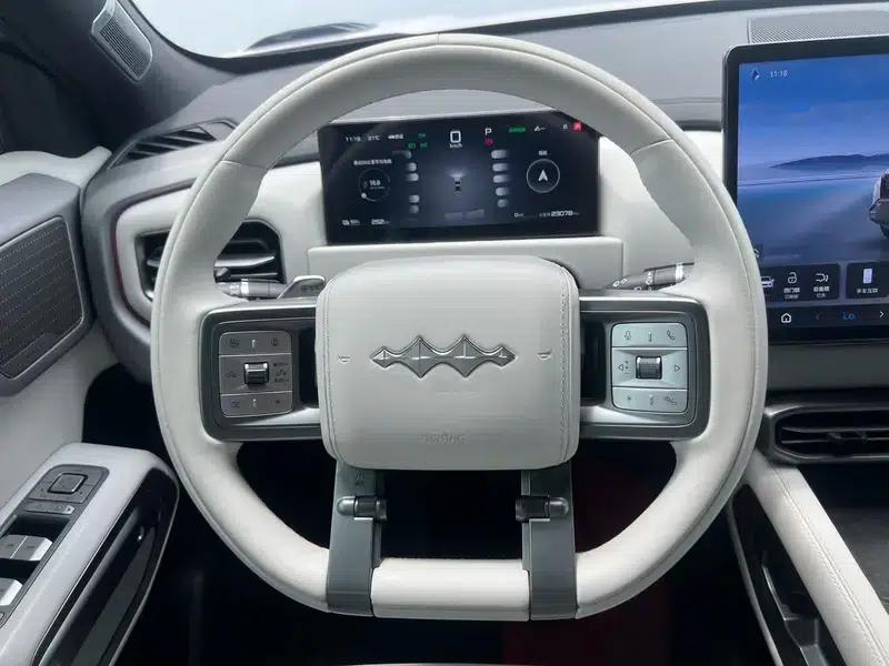 Titanium 3 2025 Model 501KM AWD Ultra Edition — миниатюра 17
