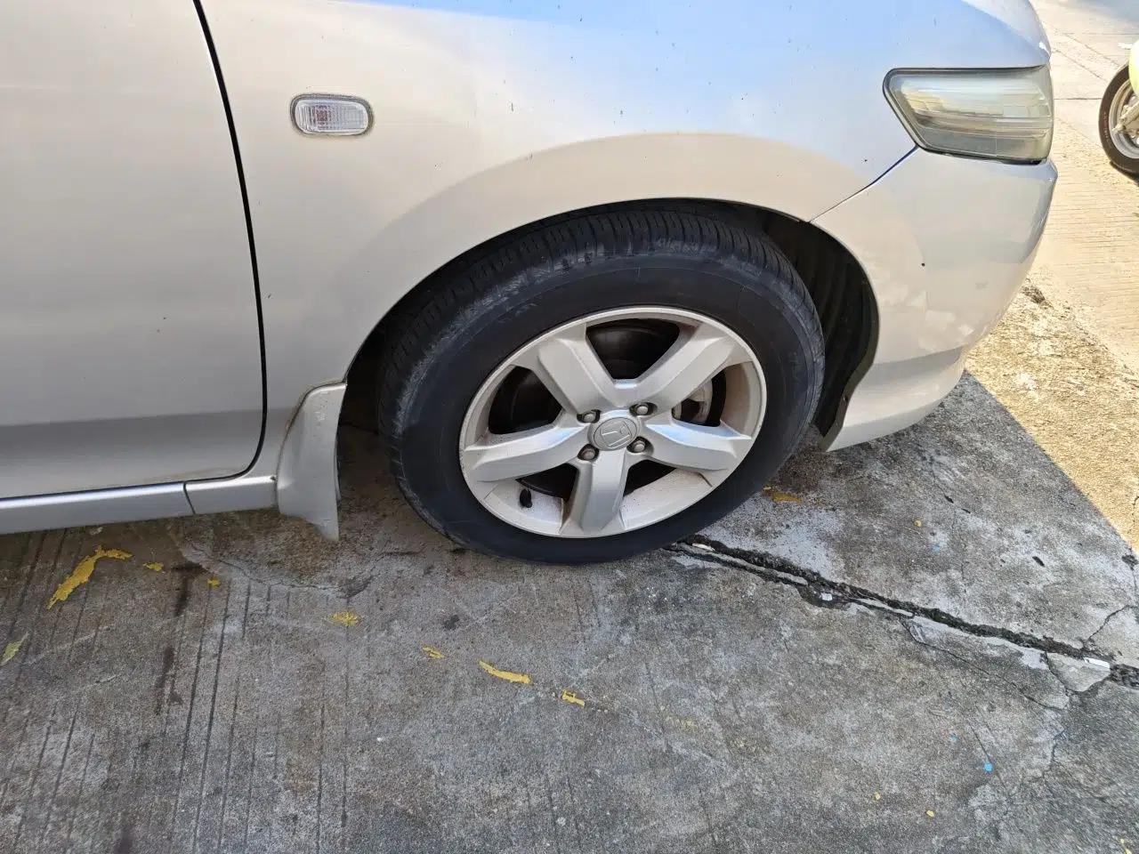 Honda City Classic 2011 1.5L Manual Elite Edition — миниатюра 8