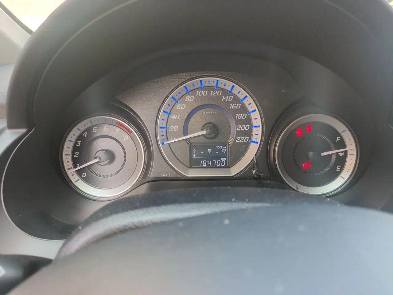 Honda City Classic 2012 1.5L manual Comfort version — миниатюра 11