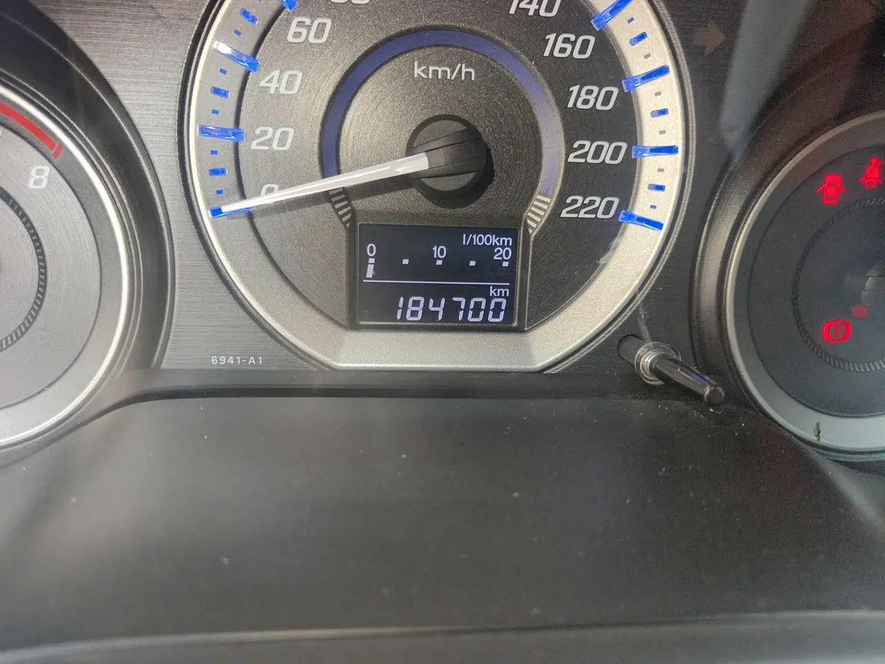Honda City Classic 2012 1.5L manual Comfort version — миниатюра 12