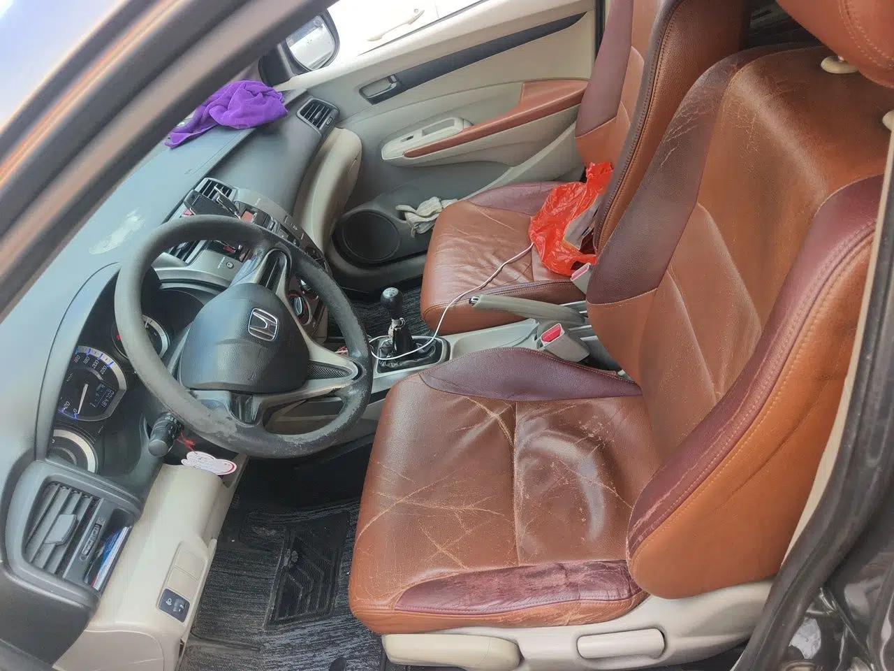 Honda City Classic 2012 1.5L manual Comfort version — миниатюра 15