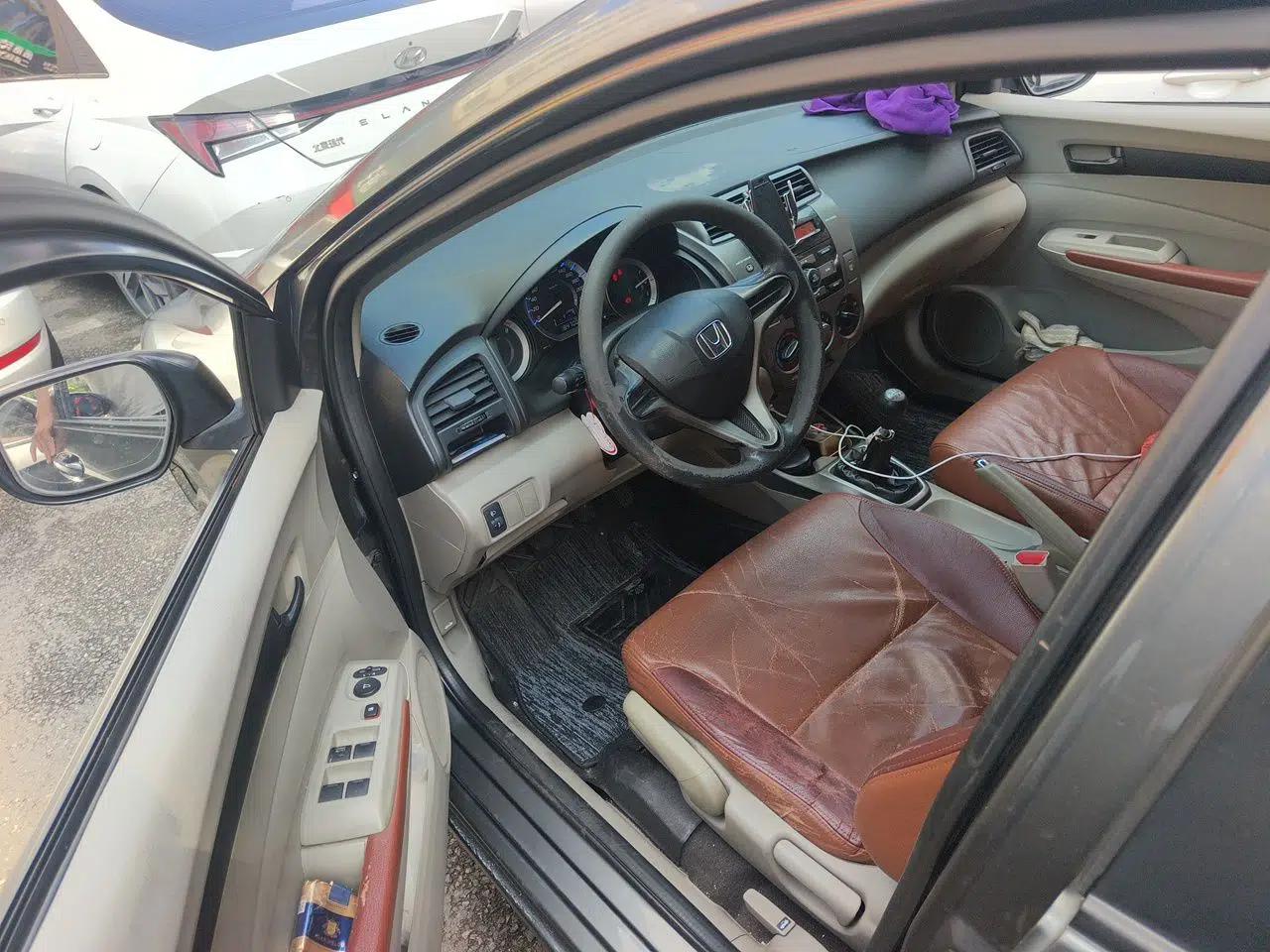 Honda City Classic 2012 1.5L manual Comfort version — миниатюра 16