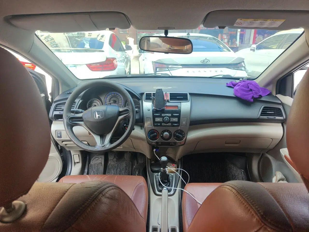 Honda City Classic 2012 1.5L manual Comfort version — миниатюра 9