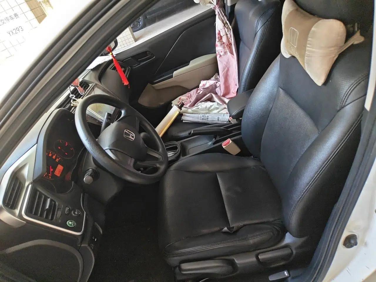 Honda City 2015 1.5L CVT Comfort Version — миниатюра 15