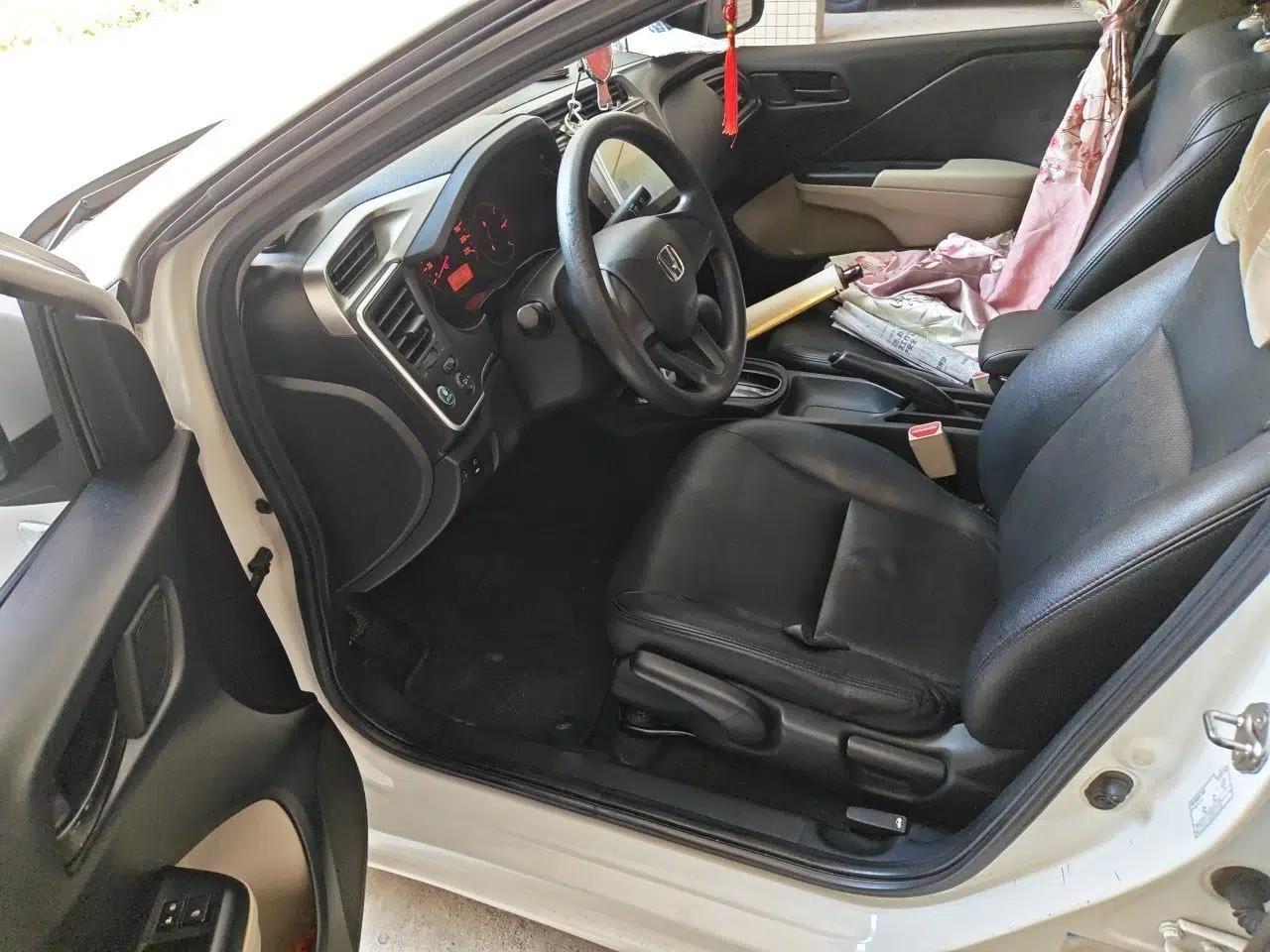 Honda City 2015 1.5L CVT Comfort Version — миниатюра 16
