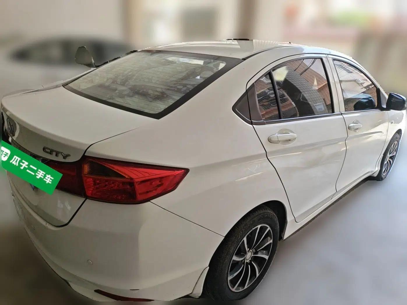 Honda City 2015 1.5L CVT Comfort Version — миниатюра 6