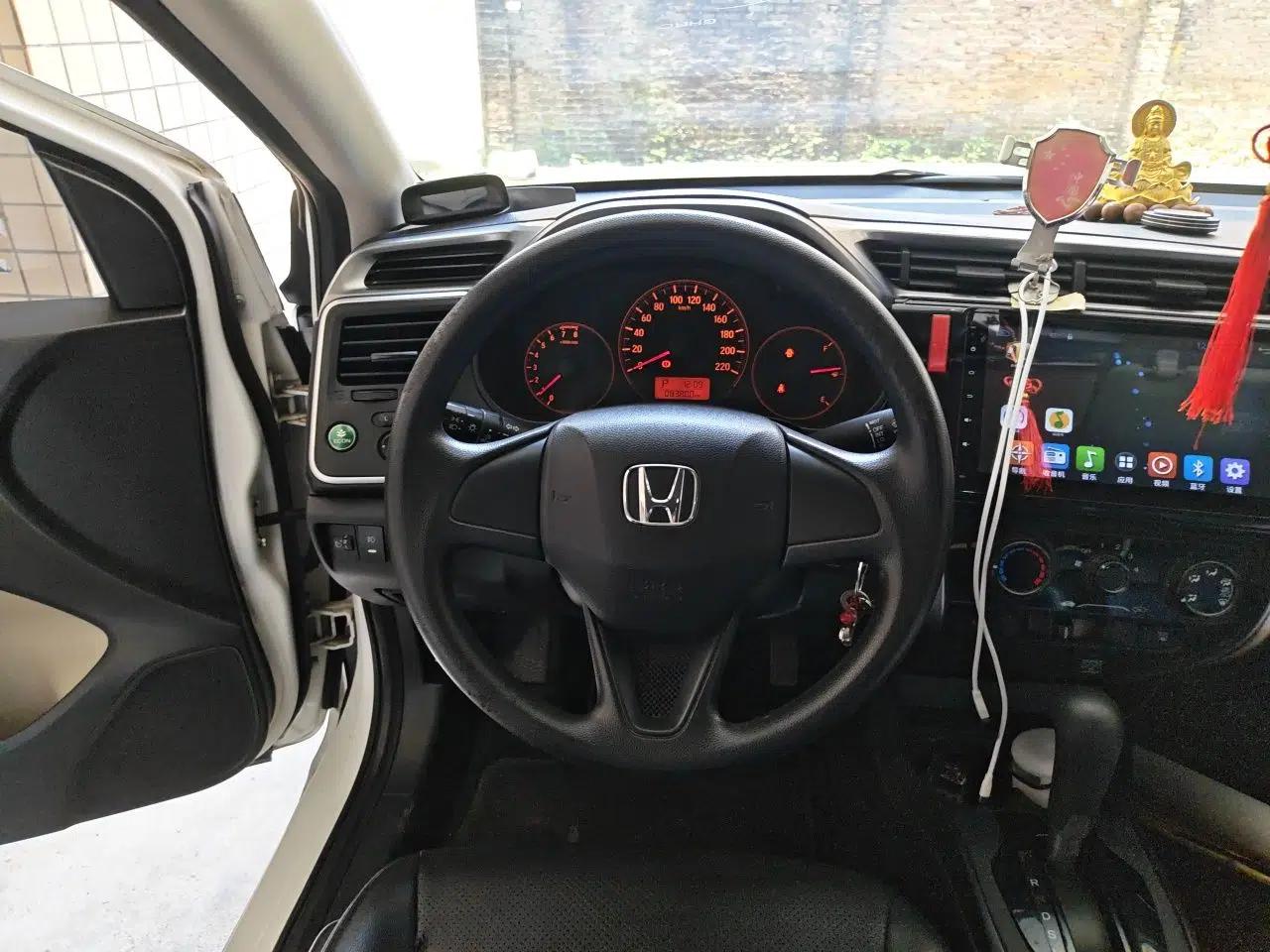 Honda City 2015 1.5L CVT Comfort Version — миниатюра 10