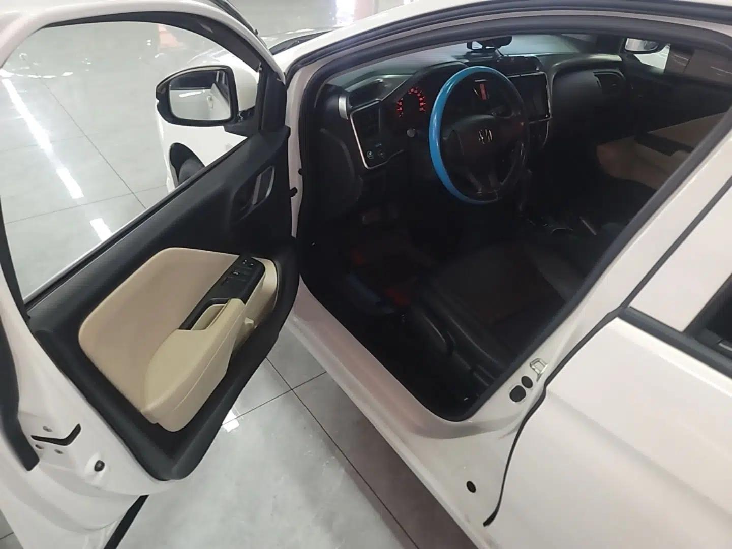 Honda City 2017 1.5L CVT Comfort Version — миниатюра 18