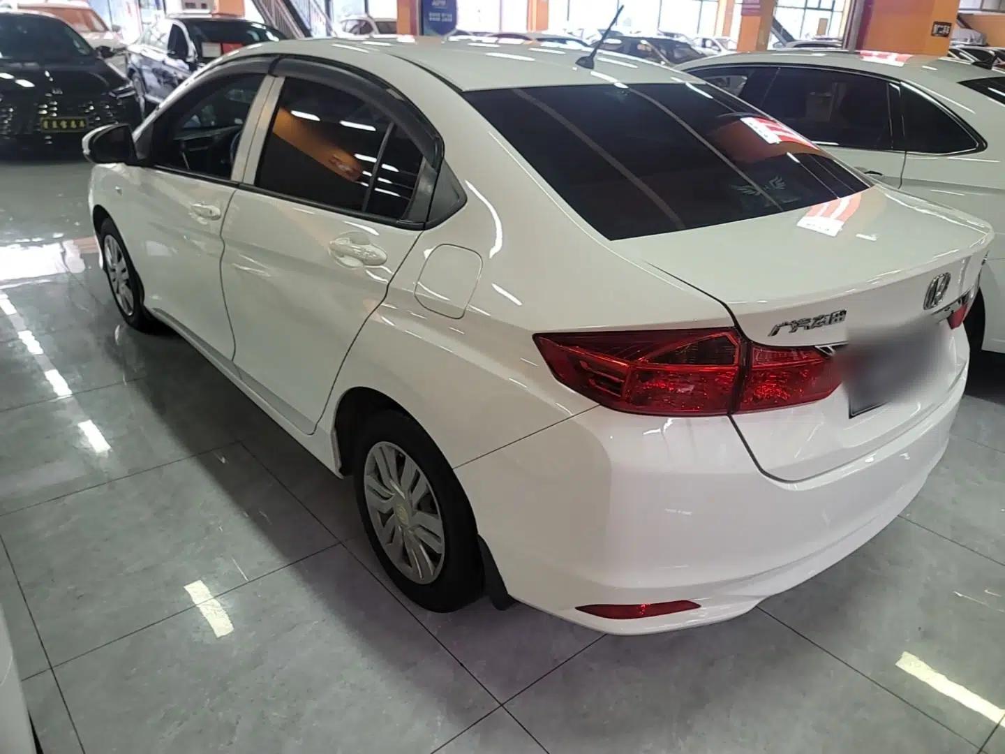 Honda City 2017 1.5L CVT Comfort Version — миниатюра 4