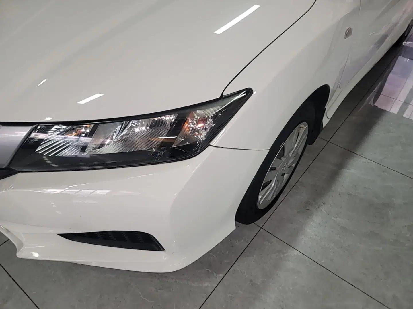Honda City 2017 1.5L CVT Comfort Version — миниатюра 8