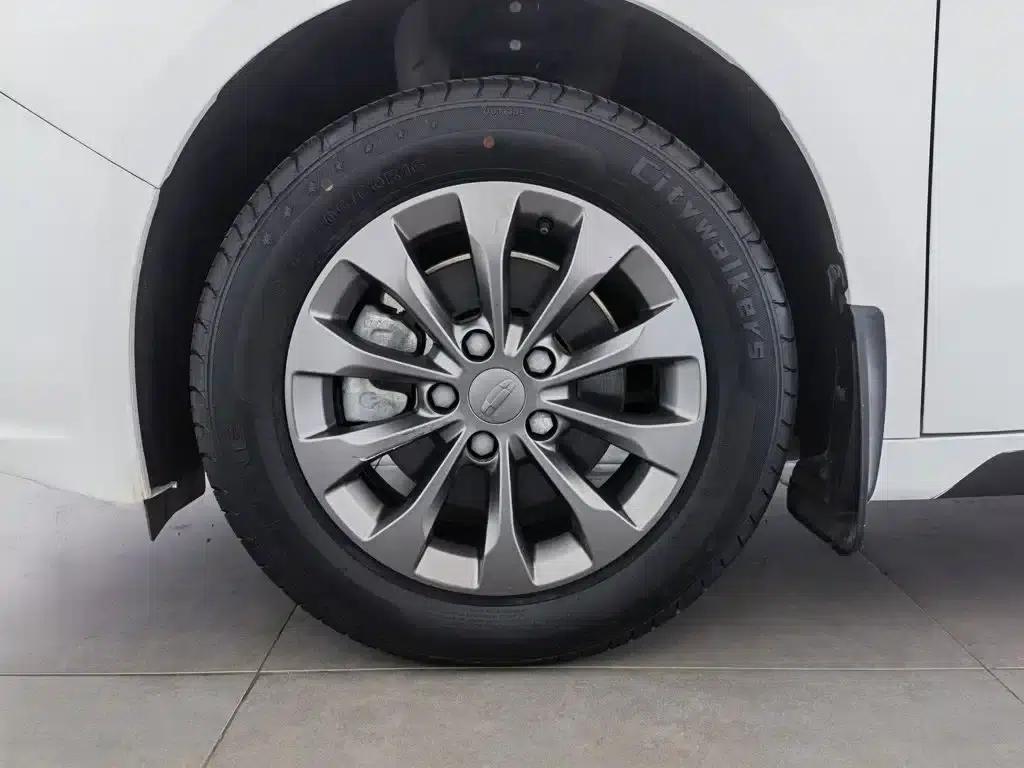 Geely Geometry A 2022 Pro 430KM Travel Edition — миниатюра 17