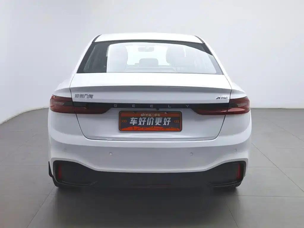Geely Geometry A 2022 Pro 430KM Travel Edition — миниатюра 4