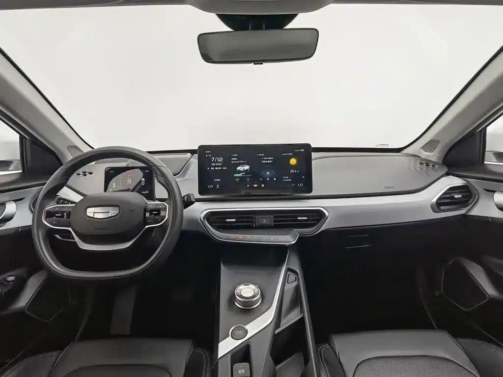 Geely Geometry A 2022 Pro 430KM Travel Edition — миниатюра 5