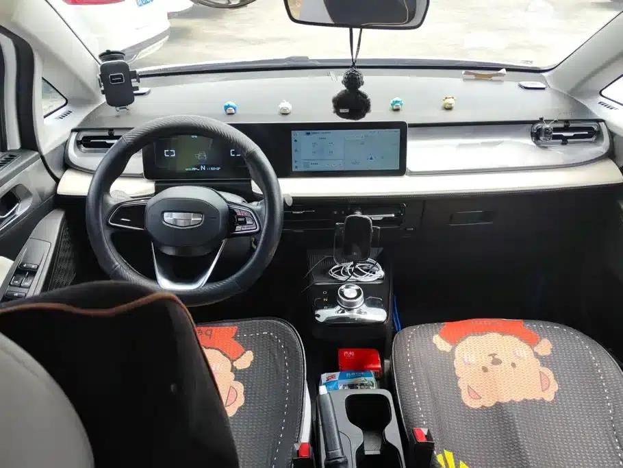Geely Geometry E Firefly 2024 Model 301km/h Dragon Edition — миниатюра 12