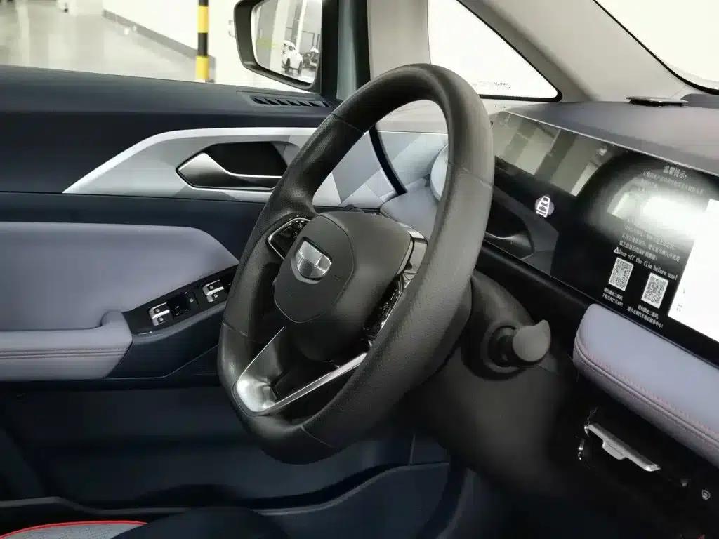 Geely Geometry E Firefly 2023 Model 320KM Cute Tiger 5-Seater — миниатюра 22