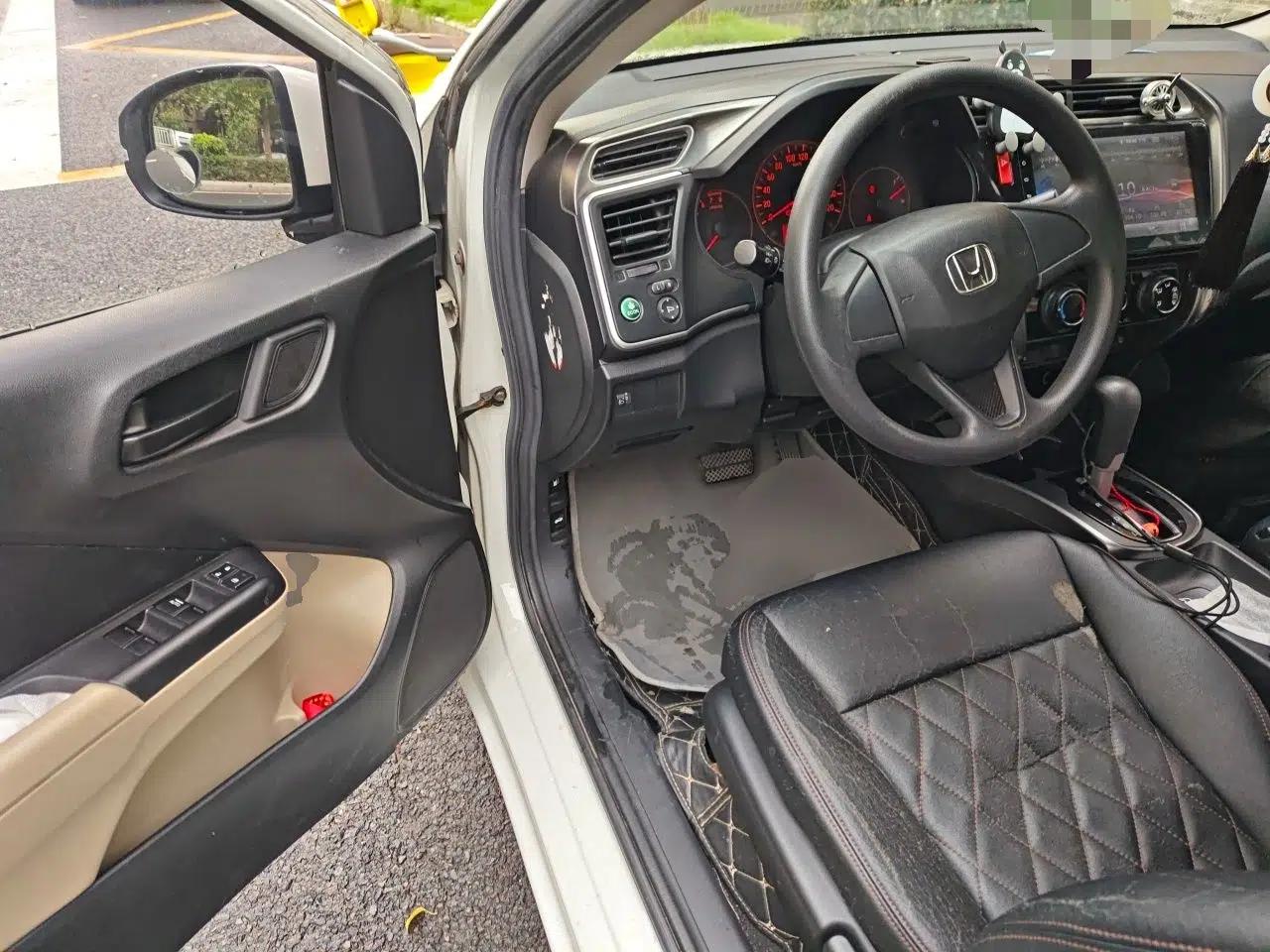 Honda Greiz 2016 1.5L CVT Classic Edition — миниатюра 16