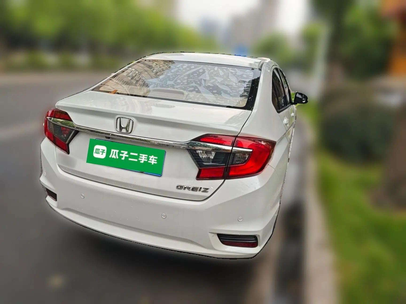 Honda Greiz 2016 1.5L CVT Classic Edition — миниатюра 6
