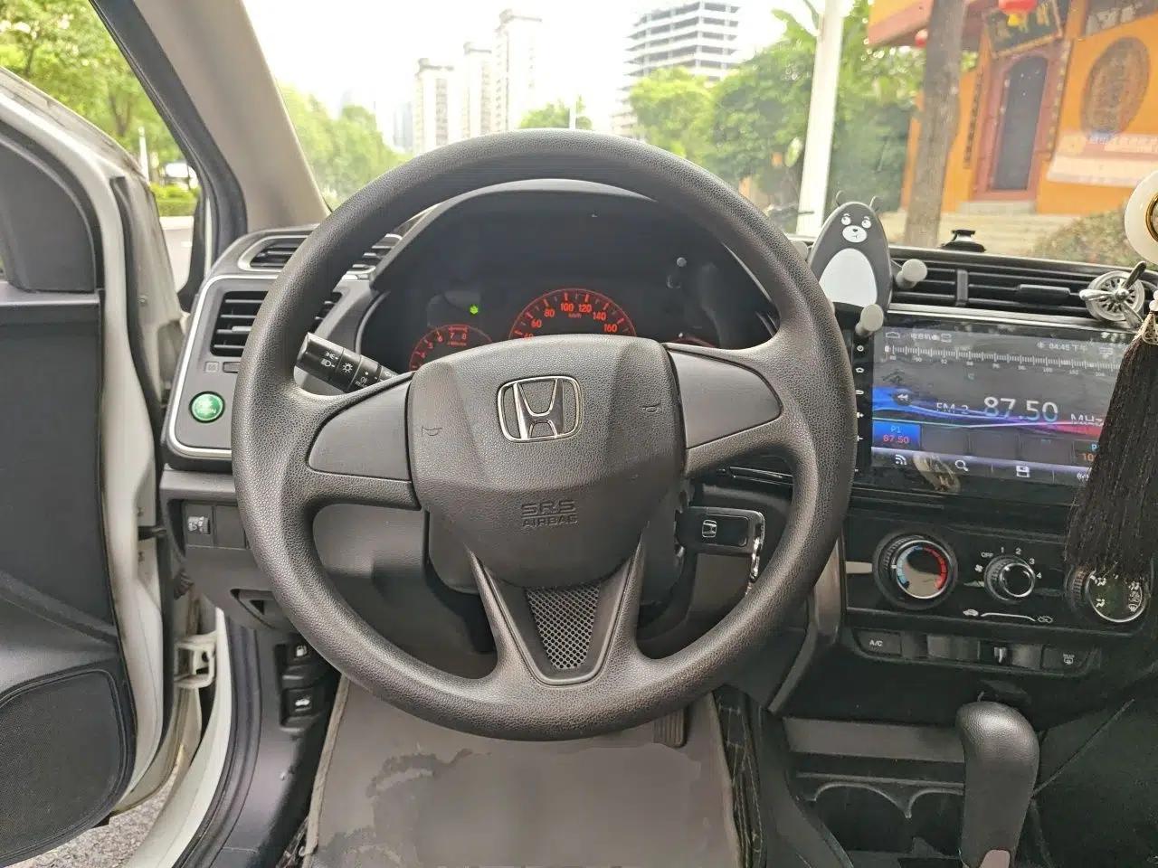 Honda Greiz 2016 1.5L CVT Classic Edition — миниатюра 10