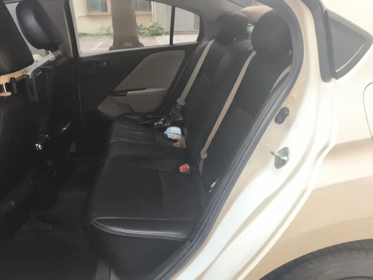 Honda Greiz 2016 1.5L CVT Classic Edition — миниатюра 17