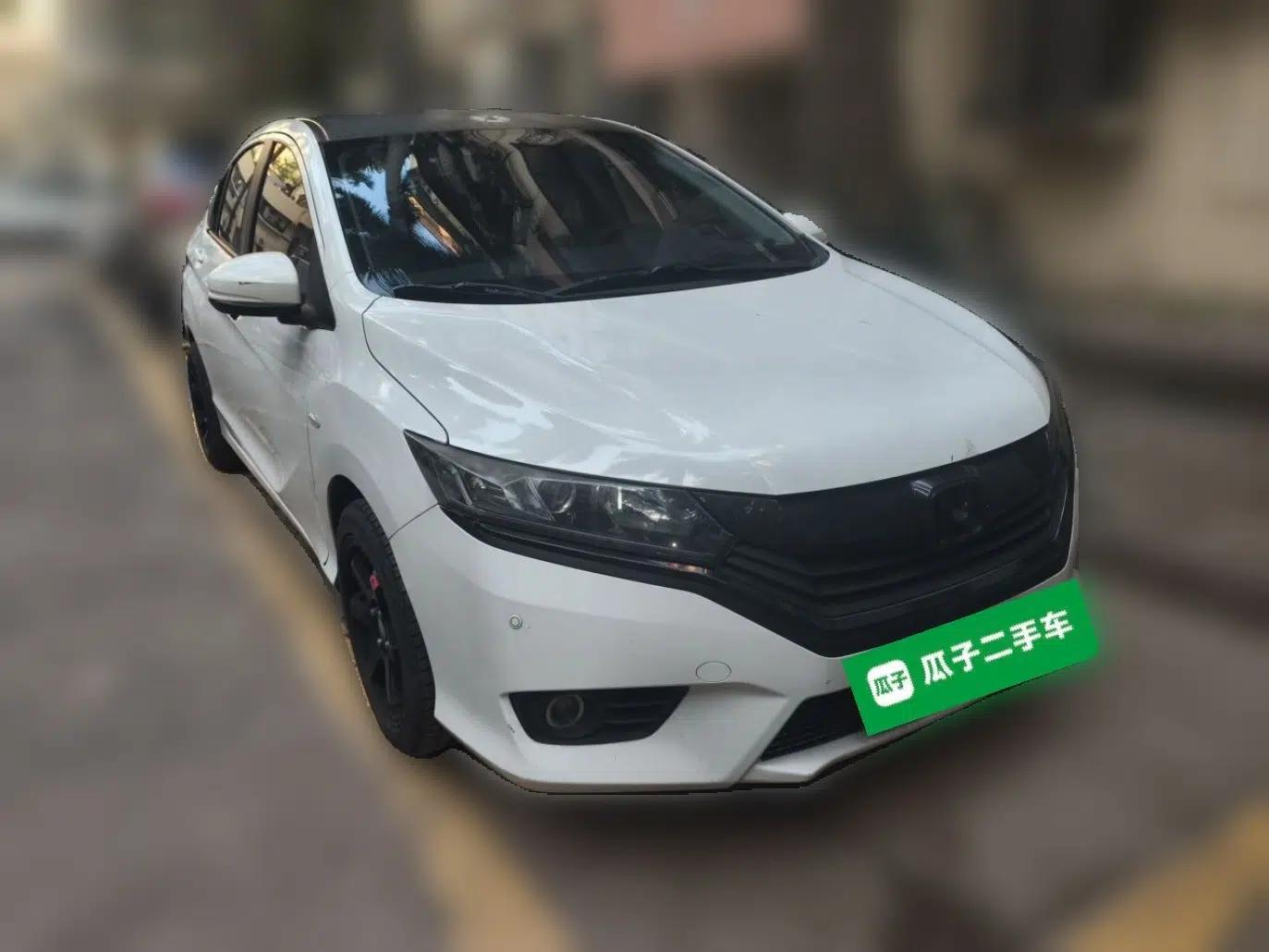 Honda Greiz 2016 1.5L CVT Classic Edition — миниатюра 3