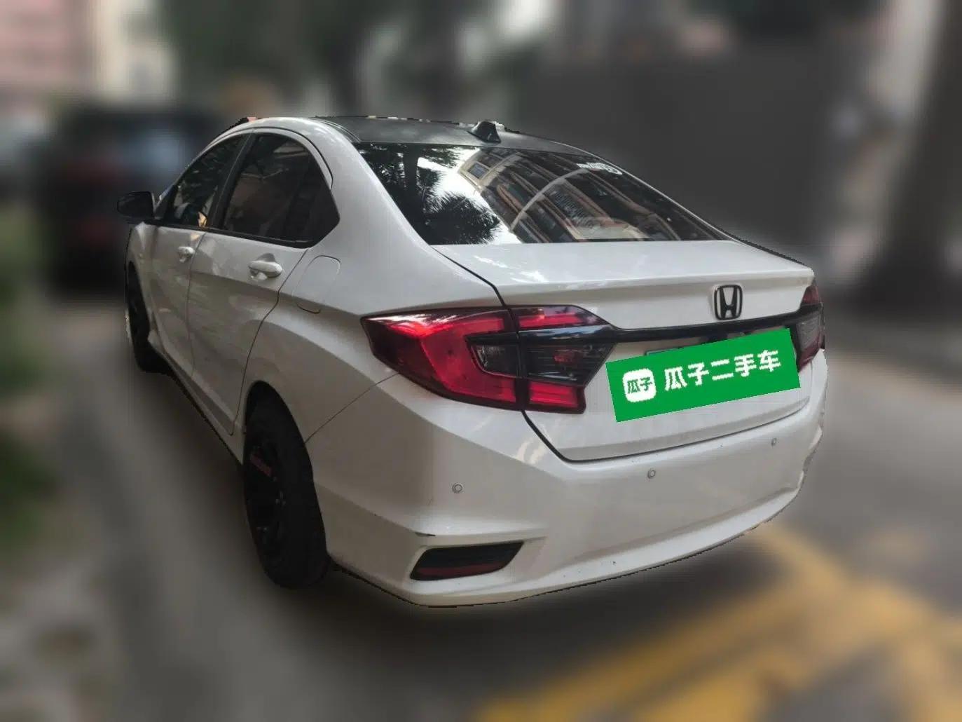 Honda Greiz 2016 1.5L CVT Classic Edition — миниатюра 4