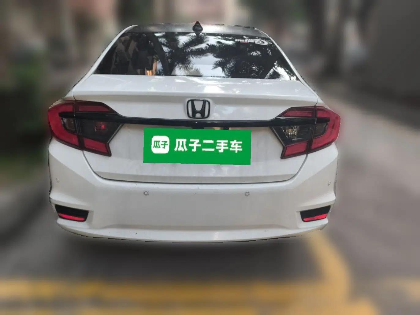 Honda Greiz 2016 1.5L CVT Classic Edition — миниатюра 5