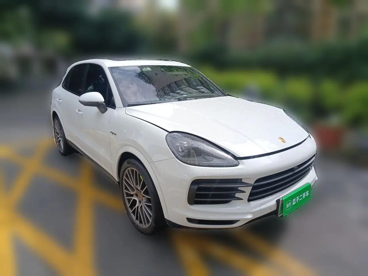 Porsche Cayenne E-Hybrid 2023 Cayenne E-Hybrid 2.0T Platinum Edition — миниатюра 3