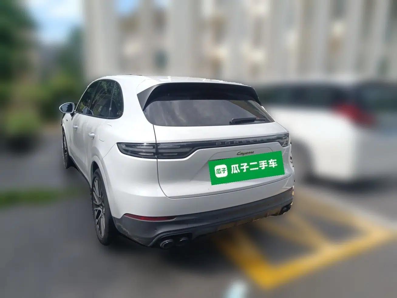 Porsche Cayenne E-Hybrid 2023 Cayenne E-Hybrid 2.0T Platinum Edition — миниатюра 4