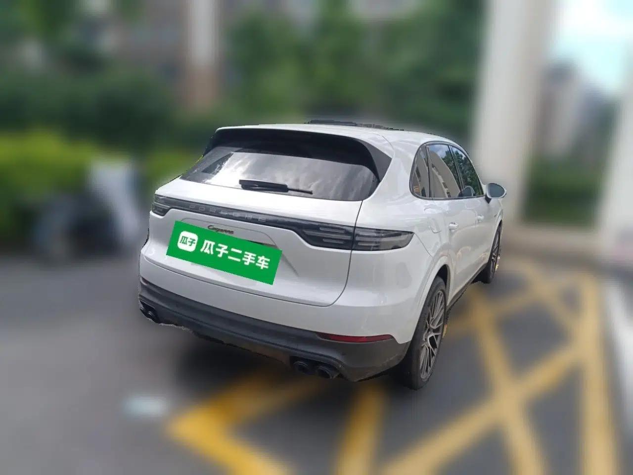 Porsche Cayenne E-Hybrid 2023 Cayenne E-Hybrid 2.0T Platinum Edition — миниатюра 6