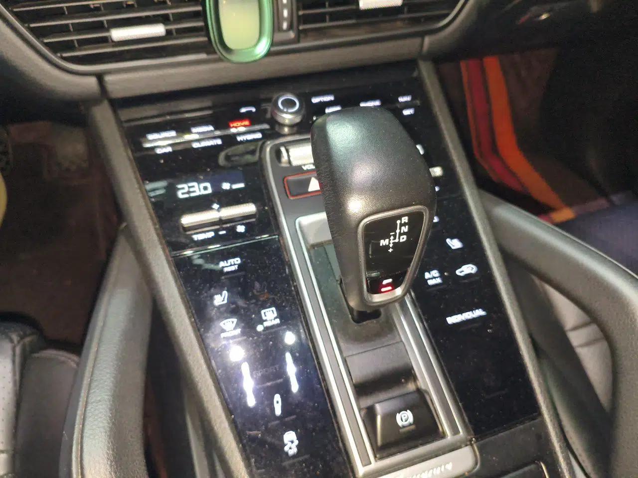 Porsche Cayenne E-Hybrid 2019 Cayenne E-Hybrid 2.0T — миниатюра 14