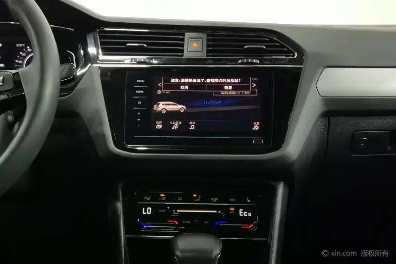 Tiguan L PHEV 2021 1.4T Plug-in Hybrid Flagship Edition — миниатюра 12