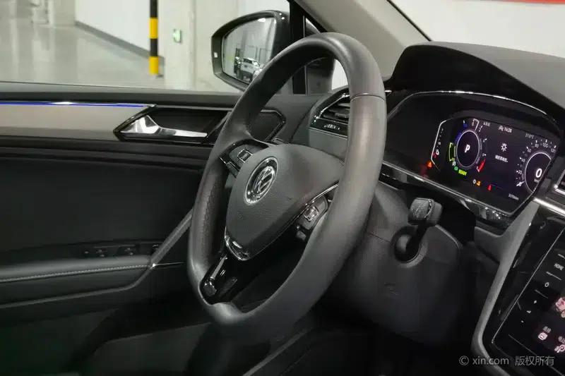 Tiguan L PHEV 2021 1.4T Plug-in Hybrid Flagship Edition — миниатюра 16