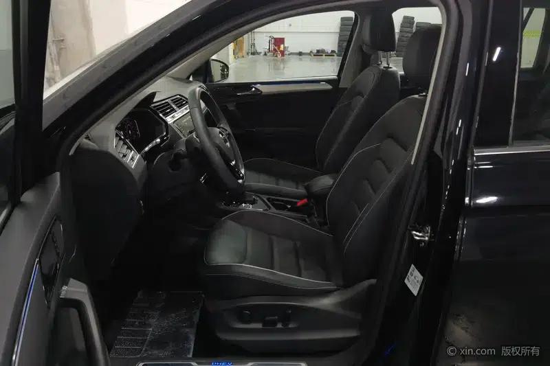 Tiguan L PHEV 2021 1.4T Plug-in Hybrid Flagship Edition — миниатюра 17