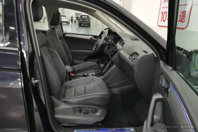 Tiguan L PHEV 2021 1.4T Plug-in Hybrid Flagship Edition — миниатюра 24