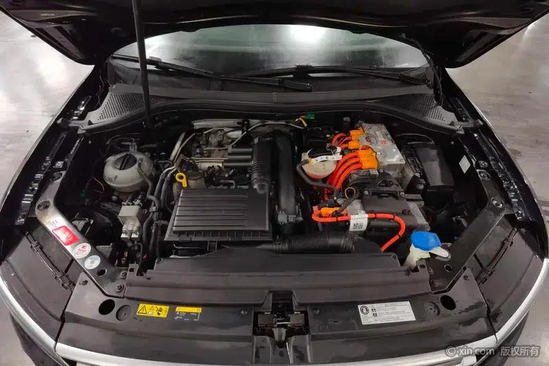 Tiguan L PHEV 2021 1.4T Plug-in Hybrid Flagship Edition — миниатюра 5