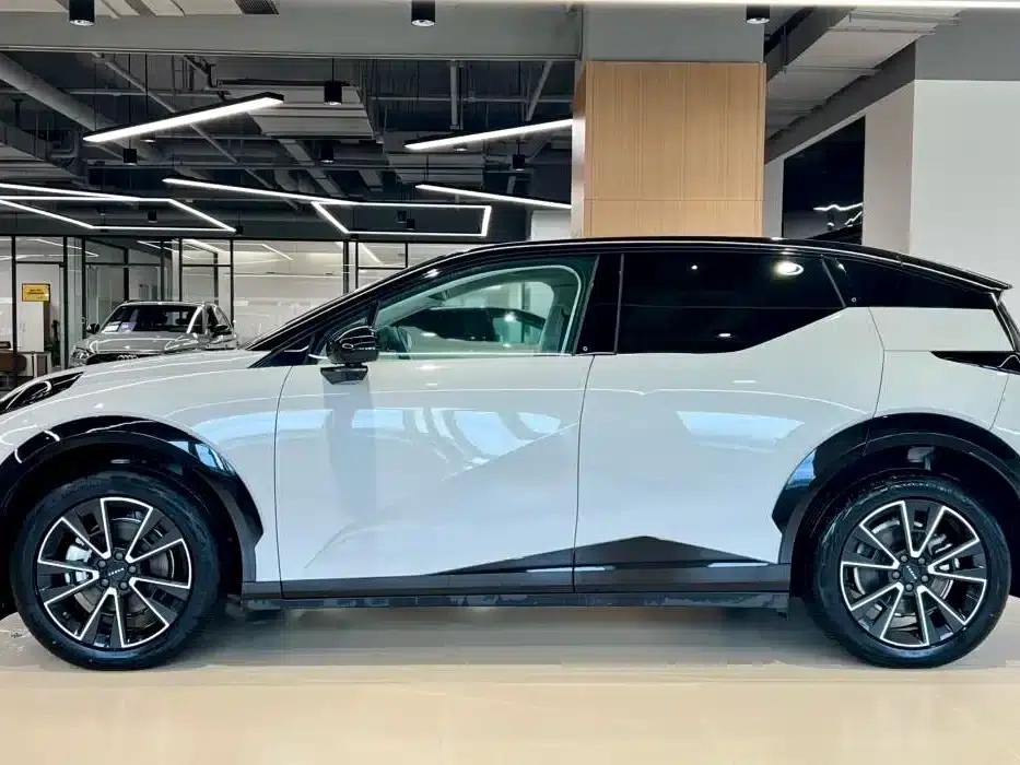 Extreme Krypton X 2025 Four-Seat Rear-Wheel Drive Cube Edition — миниатюра 3