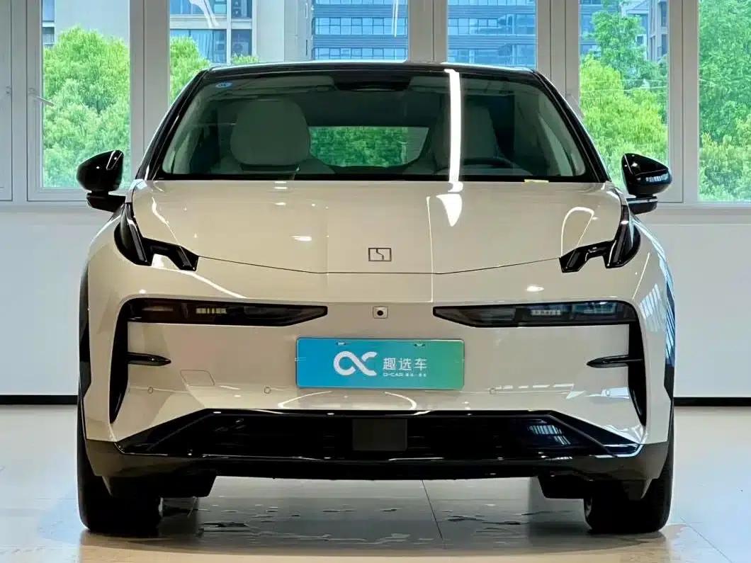 Jike X 2025 Five-Seat Long-Range Version — миниатюра 2