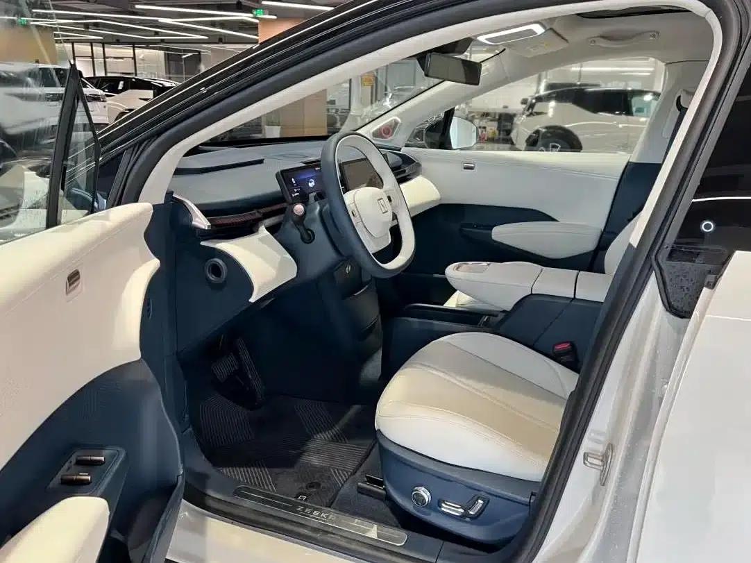 Jike X 2025 Five-Seat Long-Range Version — миниатюра 8