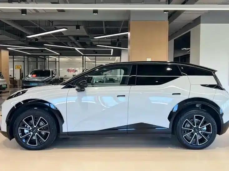 Jike X 2025 Five-Seat Long-Range Version — миниатюра 3