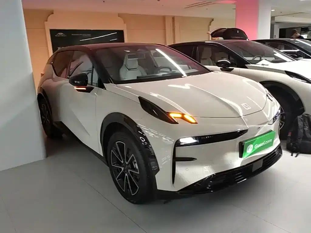 Extreme Krypton X 2025 Four-Seat Rear-Wheel Drive Cube Edition — миниатюра 4