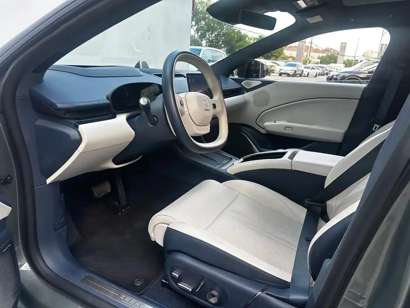 Jike 007 2025 Long Range Rear-Wheel Drive Intelligent Driving Edition 100kWh — миниатюра 4