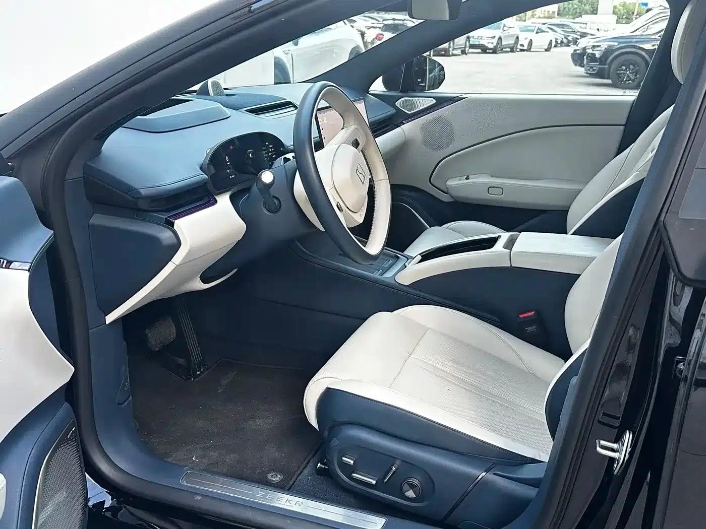 Jike 007 2025 Long Range Rear-Wheel Drive Intelligent Driving Edition 100kWh — миниатюра 4