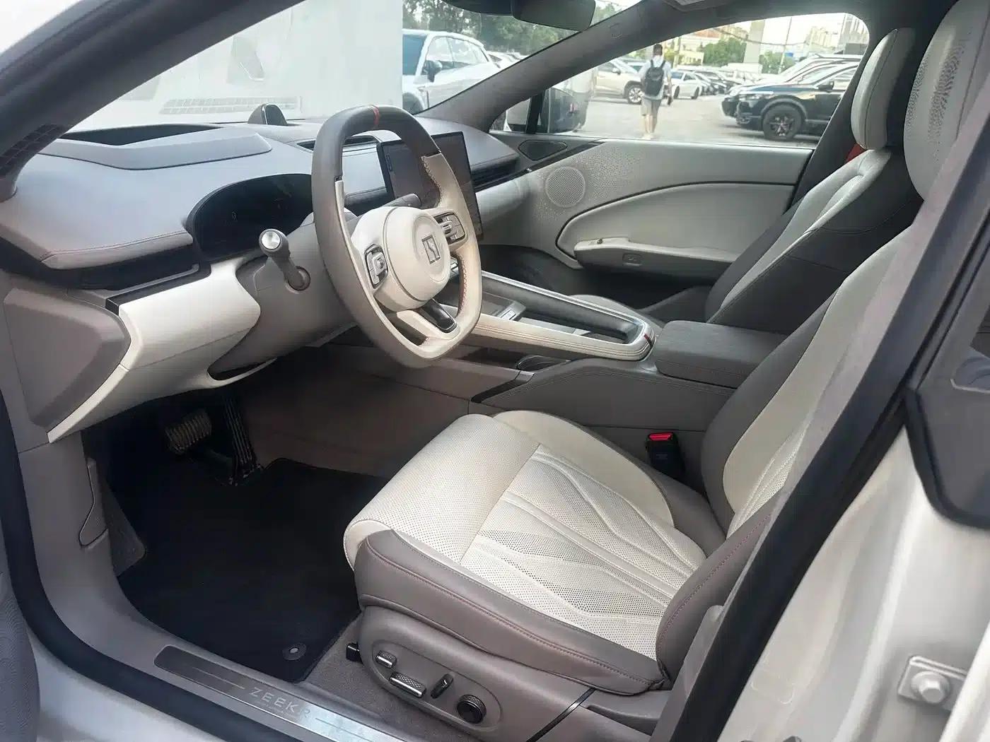 Jike 007GT 2025 Long Range Rear-Wheel Drive Intelligent Driving Edition 100kWh — миниатюра 4