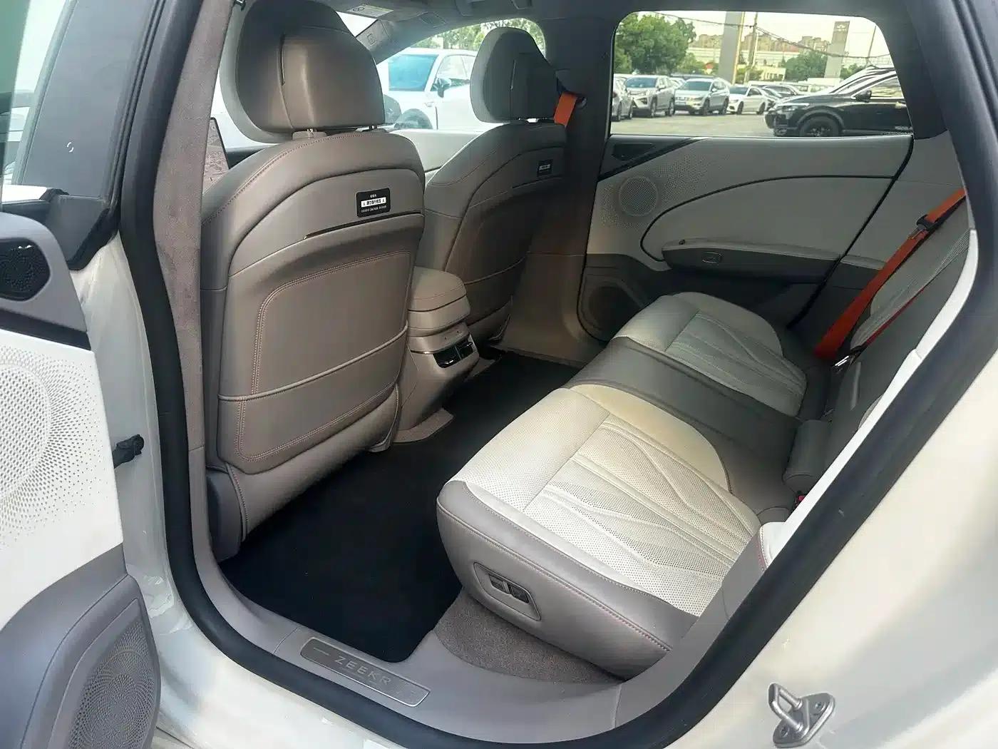 Jike 007GT 2025 Long Range Rear-Wheel Drive Intelligent Driving Edition 100kWh — миниатюра 6