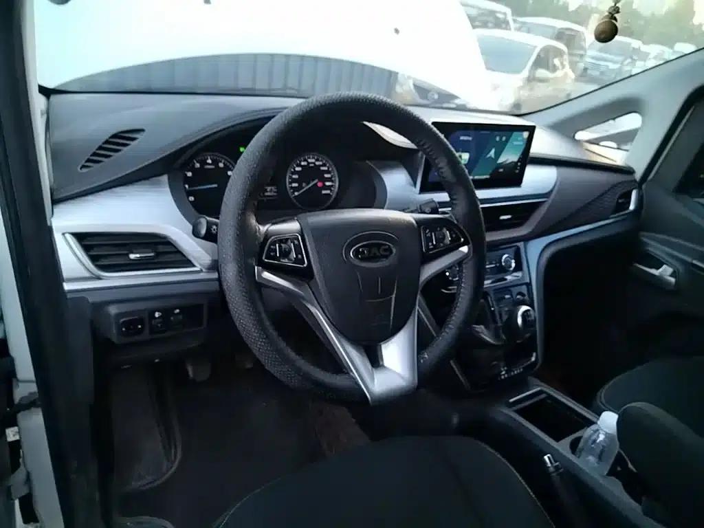 Refine M3 2023 PLUS 1.5T 9-seater Intelligent Connected Edition — миниатюра 11