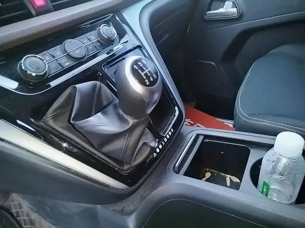 Refine M3 2023 PLUS 1.5T 9-seater Intelligent Connected Edition — миниатюра 14