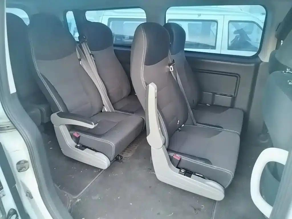 Refine M3 2023 PLUS 1.5T 9-seater Intelligent Connected Edition — миниатюра 17