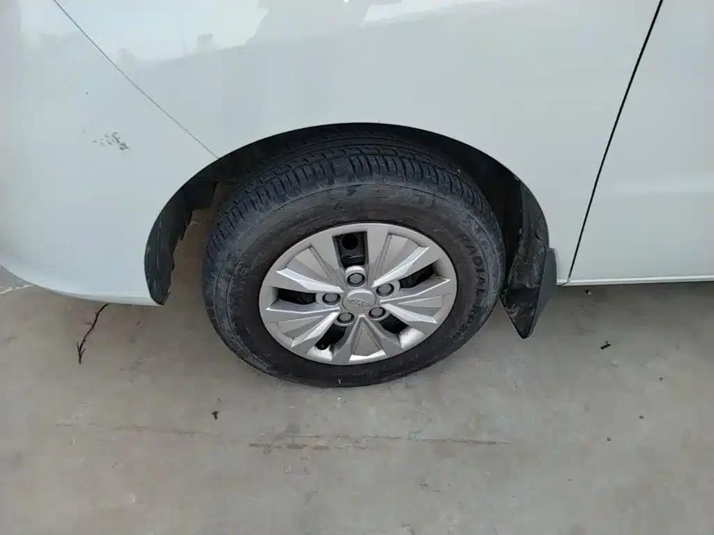 Refine M3 2023 PLUS 1.5T 9-seater Intelligent Connected Edition — миниатюра 23